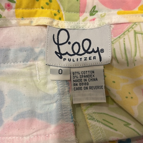 Lilly Pulitzer Crop Pants – Lillywood, California Print – Size 0 (RARE) Vintage - Picture 6 of 6